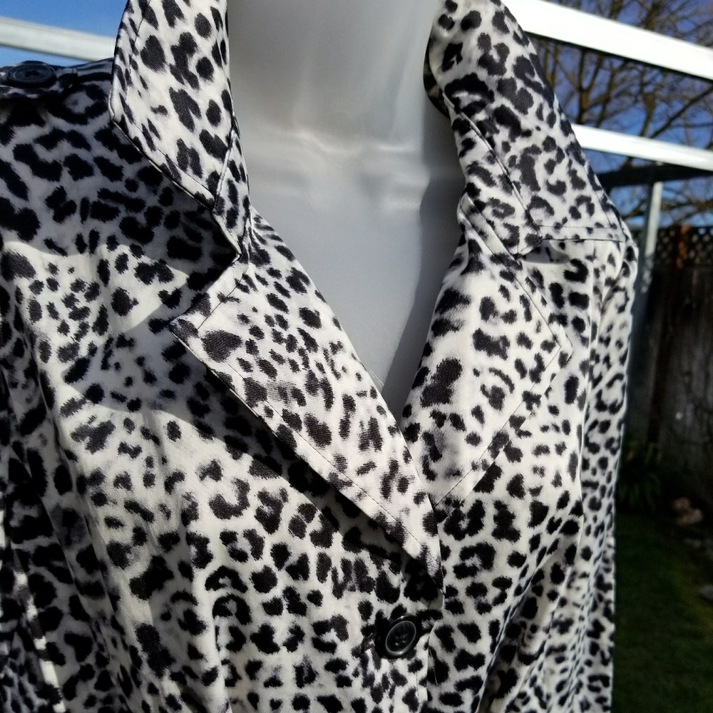 Trench Coat (NWOT) - Picture 2 of 6